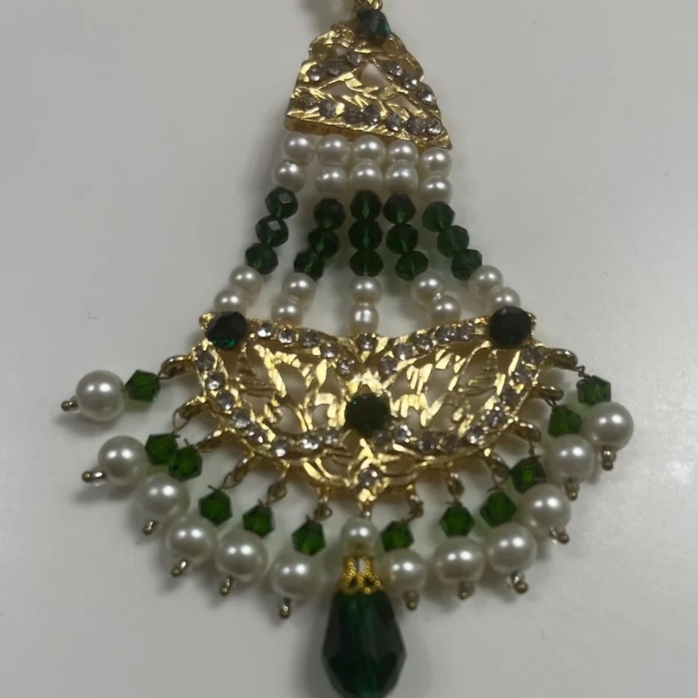 Eclectic Statement Kundan Style Indian Earrings Gold W/Green White Beads New - Picture 5 of 9
